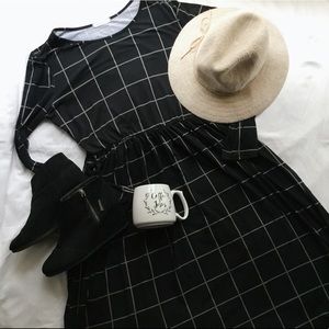 Black Graphing Design Dress